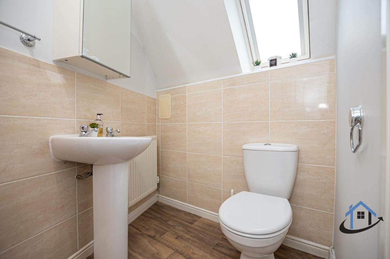 Garfield House, 3 Bed House, Sleeps 7, Nr Rushden Lakes, Allocated Parking, Corporates Welcome Wellingborough Exterior photo
